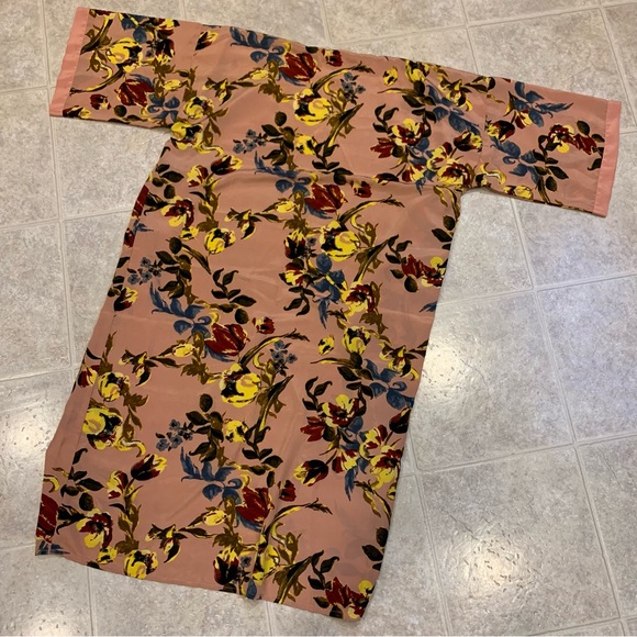 Women’s Kimono in Blush, Maroon, Gold and Blue Tones, One Size - Picture 4 of 8